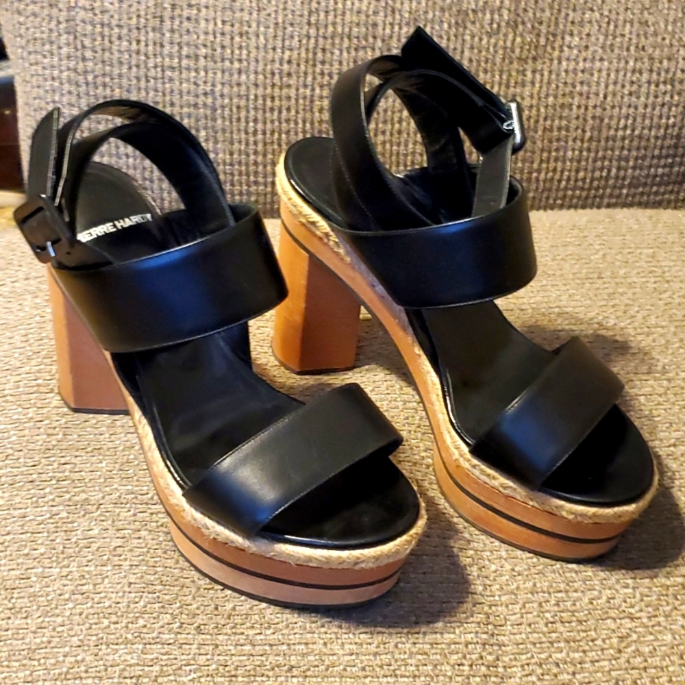 Women's shoes